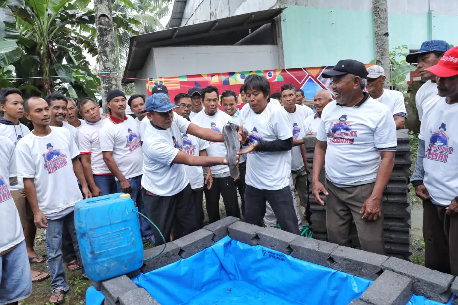 Nelayan Balad Ganjar Bangun Kolam Pemijahan Lele Untuk Kelompok Nelayan Di Pangandaran Pojok Satu