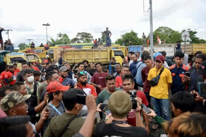 Ratusan Sopir Unjuk Rasa Di Terminal ALBN Sungai Ambawang, Tuntut Kuota ...