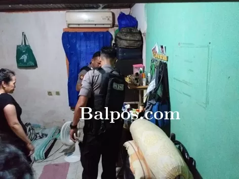 PENGELEDAHAN: Rumah YN di Jalan Lambung Mangkurat digeledah polisi dan ditemukan bungkus rokok berisi sabu.