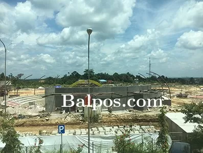 FASILITAS UMUM: Proyek pembangunan taman depan kantor Bupati PPU ditargetkan rampung akhir tahun ini.