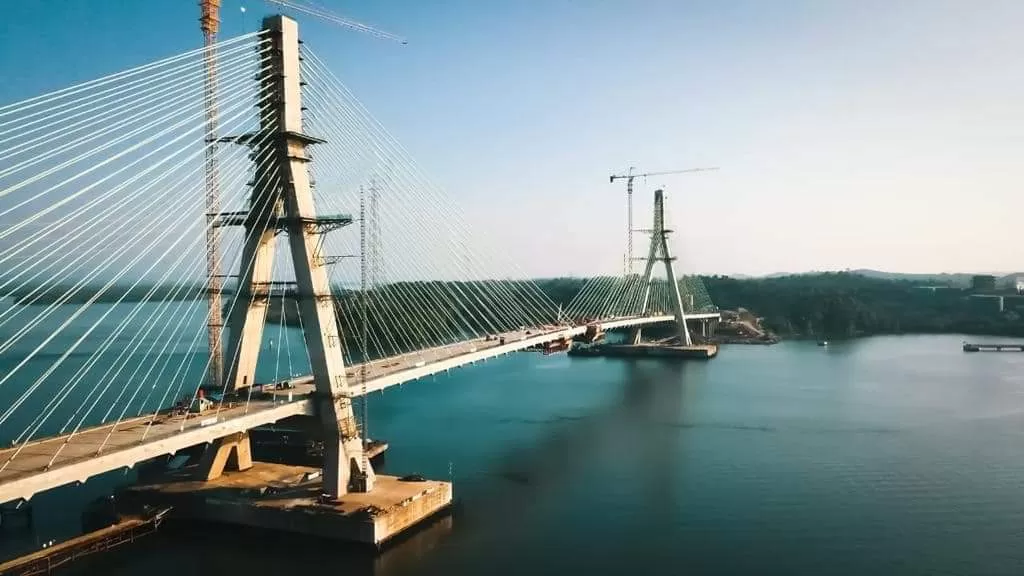 Jembatan Pulau Balang yang sudah tersambung. Kelak jika jembatan ini bisa dilewati, memangkas waktu tempuh Balikpapan-PPU jadi 1 jam.