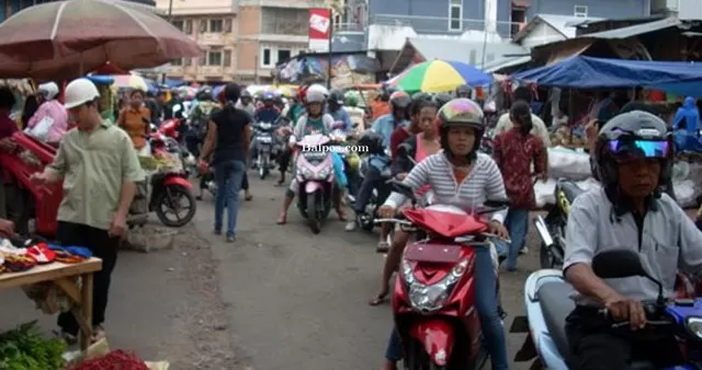 SEMRAWUT: Balikpapan butuh pasar induk untuk mengatasi semrawutnya pasar-pasar tradisional akibat sampah berserakan, PKL serta parkir di bahu badan jalan