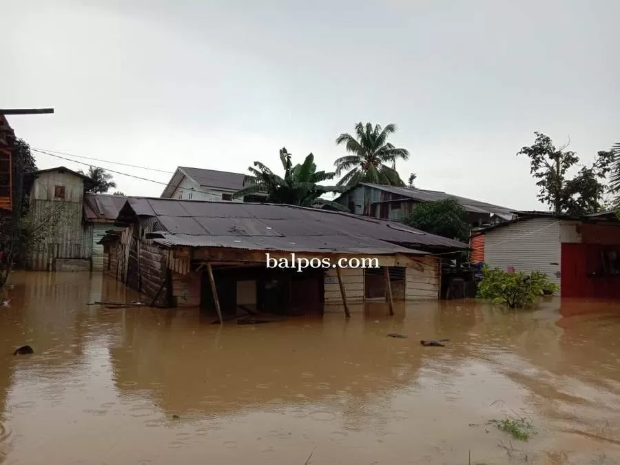 TITIK BANJIR: Beberapa kawasan titik banjir Balikpapan seperti jalan MT Haryono, dan perumahan jalan Beller