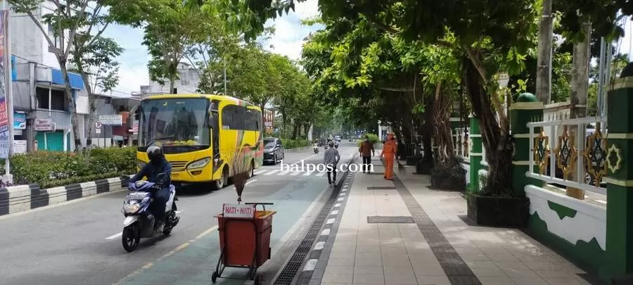 JALAN UTAMA:Pemerintah kota akan mempercantik kawasan Jalan Jenderal Sudirman.
