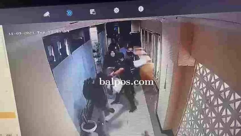 BUKTI LAPORAN: Potongan rekaman CCTV kasus pemukulan di kantor DPU. Pelapor telah mengamankan bukti CCTV sebagai dasar laporan ke Polresta Balikpapan
