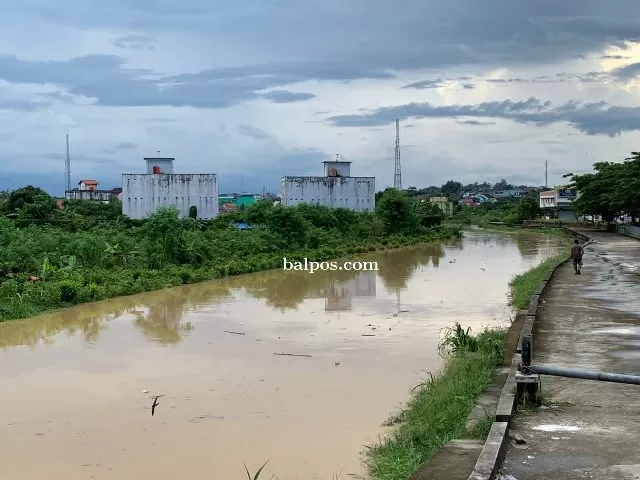 RAWAN BANJIR : Pemkot Balikpapan cukup serius menangani banjir di Kota Balikpapan. Salah satunya dengan melakukan normalisasi DAS Ampal