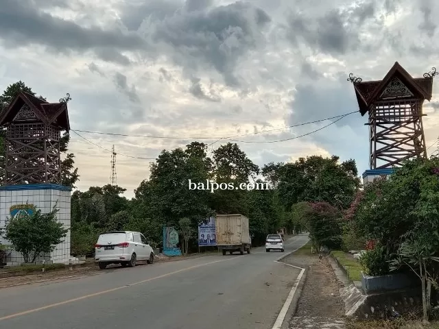 DIBUAT KEREN:Gerbang Kota Kilometer 24, Kelurahan Karang Joang, Balikpapan Utara akan dipercantik oleh Pemkot Balikpapan dengan menggelar sayembara desain gerbang