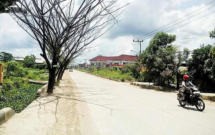 TAK ADA PJU: Ruas Jalan Diponegoro merupakan salah satu titik di wilayah Kelurahan Gunung Panjang yang belum memiliki PJU.