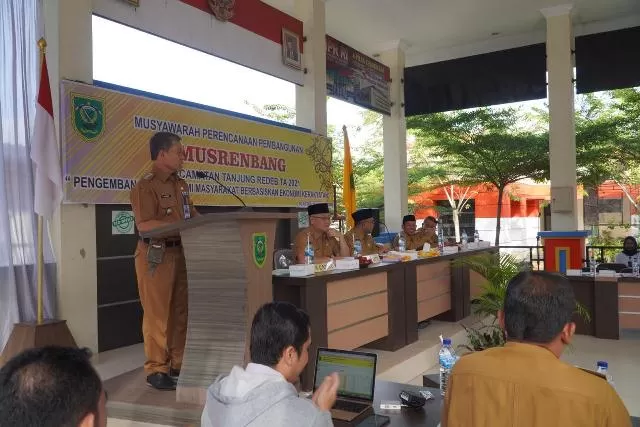 MUSRENBANG: Bupati Berau, Muharram dan Wakil Bupati, Agus Tantomo, hadir langsung dalam musrenbang kecamatan yang dimulai di Kecamatan Tanjung Redeb pekan kemarin.