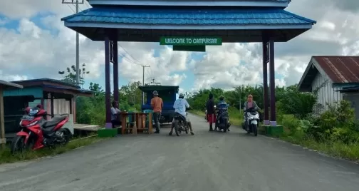 SATU PINTU: Beberapa akses yang menghubungkan kawasan permukiman di Kampung Campur Sari dengan wilayah lain,