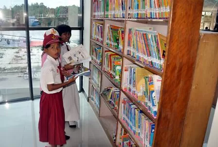 TAMBAH BUKU: Dinas Kearsipan dan Perpustakaan akan menambah koleksi 200 e-book untuk mendukung minat baca.