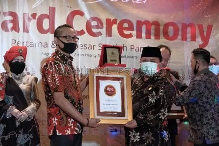 TOKOH BERPENGARUH: Ketua DPRD Berau Madri Pani mendapatkan penghargaan eksklusif dari Indonesia Leadership and Professional Awards 2020.