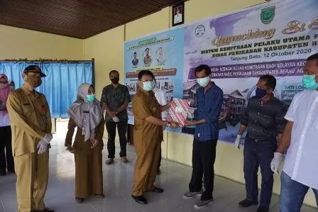 DILAUNCHING: Pjs Bupati Berau, M Ramadhan, resmi meluncurkan Program Si Puri di Kampung Tanjung Batu, Kecamatan Pulau Derawan, kemarin (12/10).