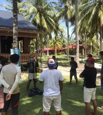 PELATIHAN PENDAMPING: Kegiatan peserta pelatihan pendampingan bagi wisatawan yang ingin diving di perairan Kecamatan Bidukbiduk.