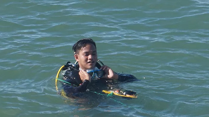 BERLATIH: Atlet cabor selam saat rutin berlatih di sekitar perairan Tanjung Batu, Kecamatan Pulau Derawan. Pengurus menargetkan atletnya bisa mewakili Kaltim untuk tampil di PON 2024 mendatang.