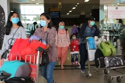 MENINGKAT: Jumlah penumpang di Bandara Kalimarau jelang libur akhir tahun meningkat.