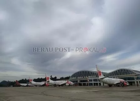 TIBA DI BERAU: Maskapai baru Lion Air sudah tiba di Bandara Kalimarau untuk melayani masyarakat Berau, (20/1).