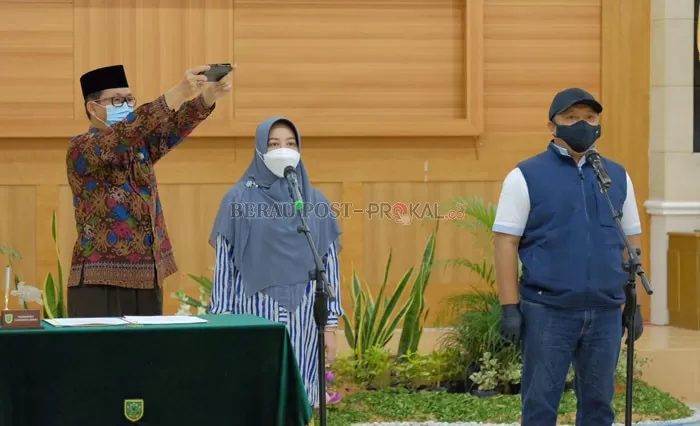 PERSIAPAN PELANTIKAN: Panitia melakukan persiapan pelantikan bupati dan wakil bupati Berau terpilih di gedung Balai Mufakat, Tanjung Redeb.