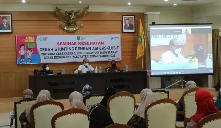 CEGAH STUNTING: Dinas Kesehatan Berau melaksanakan seminar pencegahan stunting di Balai Mufakat, kemarin (30/6).