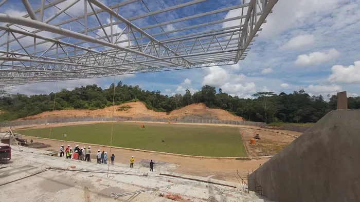 DITARGET RAMPUNG: Stadion Mini Teluk Bayur yang diproyeksikan untuk Porprov 2022 ditargetkan rampung tahun ini.