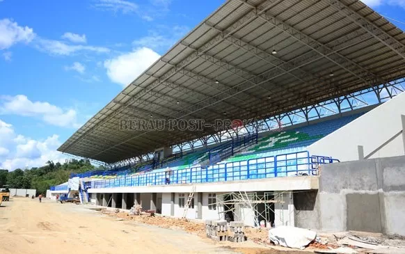 VENUE UTAMA: Pembangunan Stadion Olimpic Mini di Teluk Bayur sudah mencapai 91 persen.