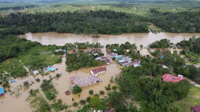 PANTAUAN UDARA: Kondisi Kampung Long Ayan, Kecamatan Segah yang nyaris seluruh wilayahnya terendam banjir. Kondisi ini diakibatkan tingginya intensitas hujan dalam beberapa hari terakhir di hulu sungai.