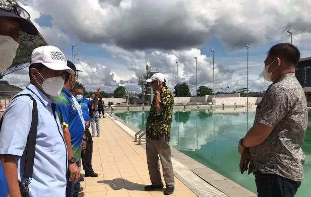 BAKAL DIRENOVASI: Kolam renang Kakaban Aquatik yang merupakan peninggalan PON 2008 lalu juga akan direnovasi untuk digunakan d i ajang Porprov 2022.
