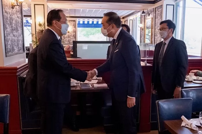 Menteri Perdagangan RI, Muhammad Lutfi melakukan pertemuan bilateral dengan Menteri Perdagangan Kamboja, Pan Sorasak di Washington D.C, Amerika Serikat, Kamis (12 Mei).