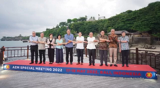 Menteri Perdagangan RI, Muhammad Lutfi menggelar Pertemuan Khusus Para Menteri Ekonomi ASEAN (ASEAN Economic Ministers’ Special Meeting) yang dilaksanakan di Bali pada 17–18 Mei 2022.