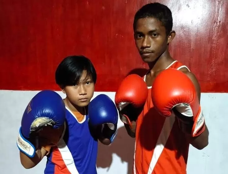 SELEKSI KEJURNAS: Fitri Rahmadani(kiri) kelas 48 kg junior putri dan Ferdinandus Cristian kelas 54 youth putra, terpanggil mengikuti seleksi Kejurnas di Pontianak, Juni mendatang.