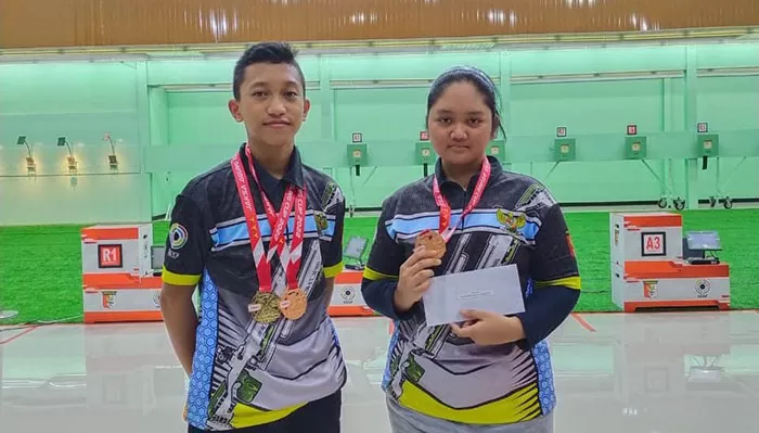 KEBANGGAAN BERAU: Dua atlet asal Berau berhasil sumbang medali di ajang Kejurnas Menembak bertajuk Jaksa Agung Cup, di Jakarta, kemarin.
