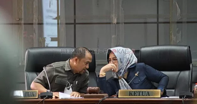 KONSERVASI: Wakil Ketua DPRD Berau Ahmad Rifai dan Syarifatul Syadiah, memimpin RDP mengenai pengelolaan konservasi penyu di Pulau Sambit dan Blambangan, kemarin (10/10).