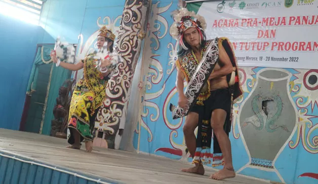 PERSIAPAN: Masyarakat Kampung Merasa, Kecamatan Kelay akan melaksanakan puncak acara Meja Panjang pada 28 Desember mendatang.