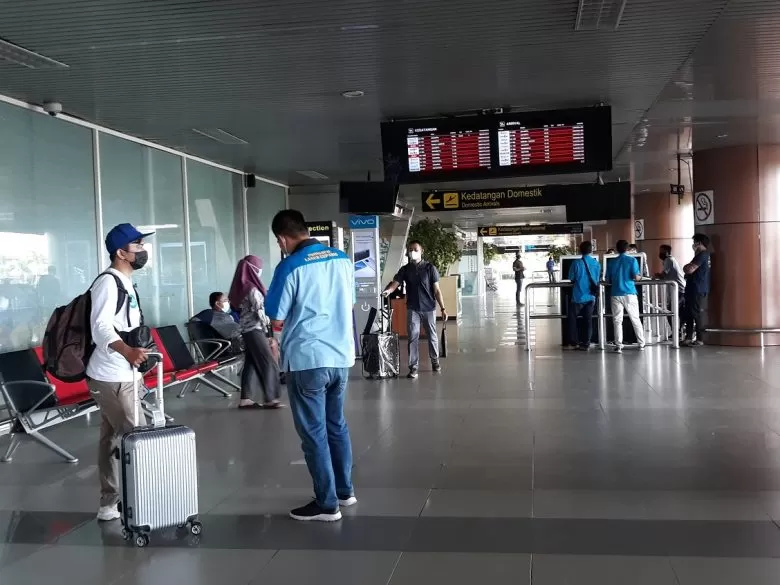 LENGANG: Aktivitas Bandara Internasional Supadio tampak lebih lengang pascadiberlakukannya kebijakan larangan mudik jelang Idulfitri.ASHRI ISNAINI/PONTIANAK POST