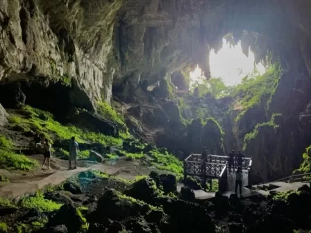 Fairy Cave, salah satu wisata andalan di Bau, Kuching yang jaraknya hanya 15 kilometer dari Jagoi Babang, Indonesia. foto Shando Safela