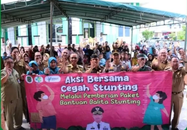 CEGAH STUNTING: Pj Wali Kota Singkawang Sumastro beserta jajaran dan Forkopimda terus gencar melakukan aksi bersama cegah Stunting