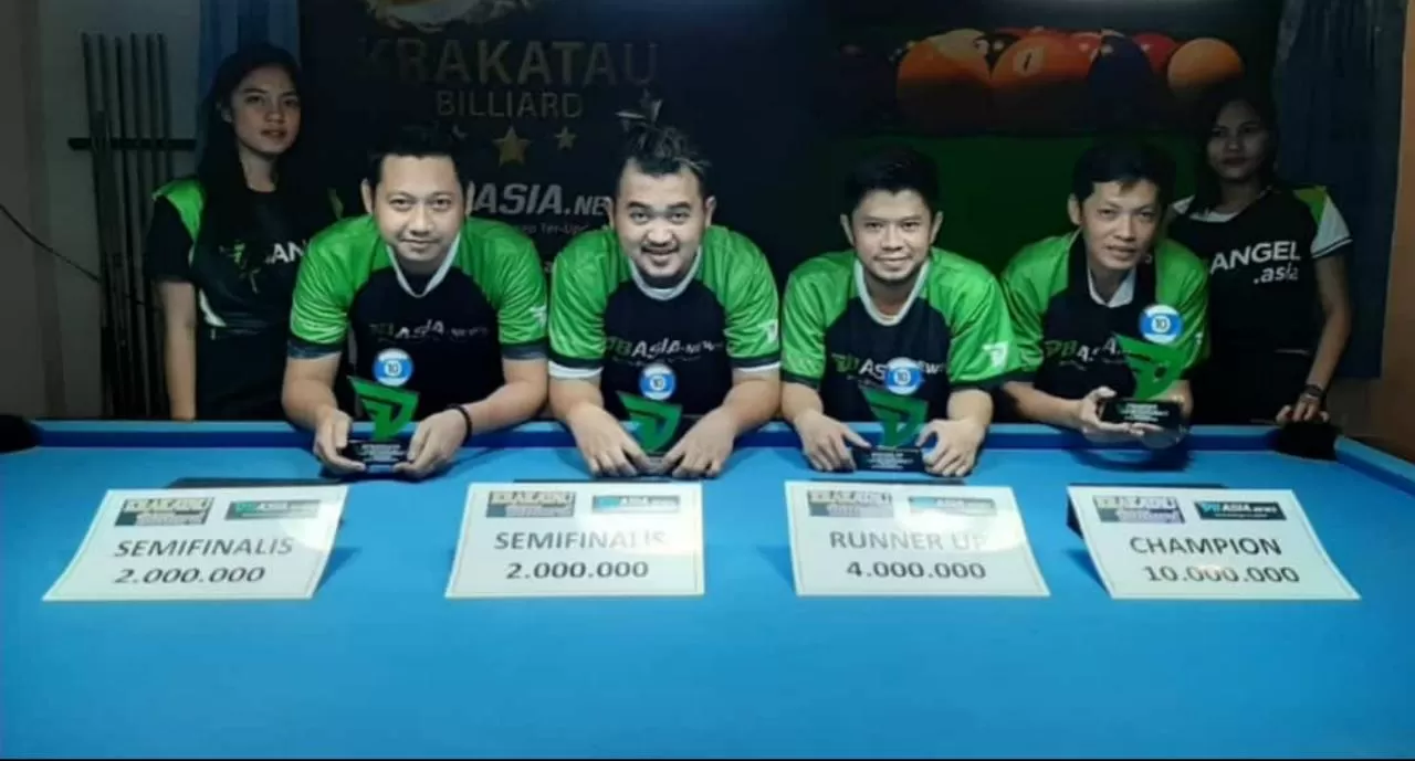KOLEKSI GELAR: Noor Hidayatullah (paling kanan) dan Jendi Apriadana (dua dari kanan) tampil dominan di DB Asia Krakatau Billiard Tournamen 2019 di Palangka Raya, akhir Desember tadi.
