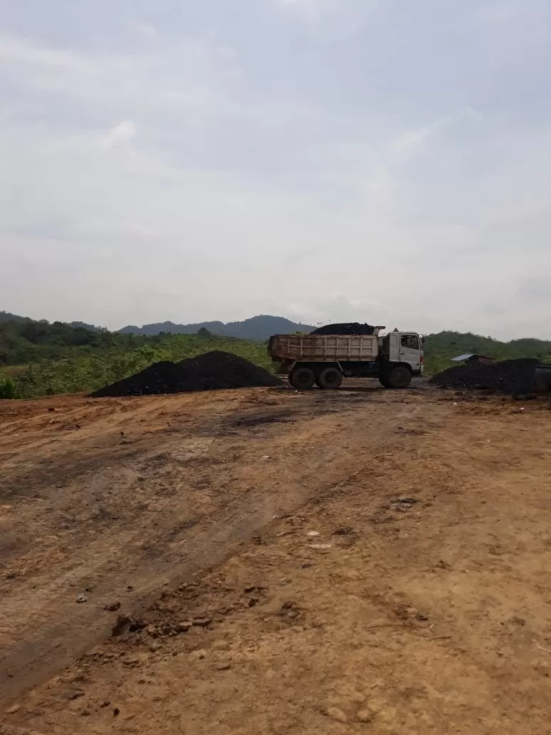 ILEGAL: Kondisi salah satu lokasi tambang batubara yang diduga ilegal di kawasan Tabalong. | FOTO: WARGA FOR RADAR BANJARMASIN