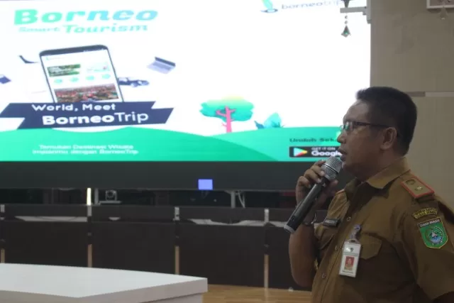 MEMBUKA WORKSHOP: Kepala Disporapar Tanbu Hamaludin Taher membuka Workshop Destinasi Digital bertempat di Kantor Bupati Tanbu, kemarin. (Foto Karyono/Radar Banjarmasin).