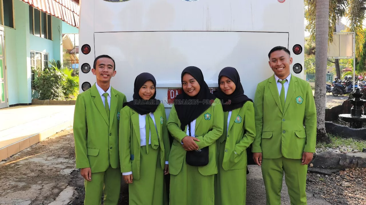 MAGANG:  Siswa kelas XI dari Kompetensi Keahlian Agribisnis Tanaman Pangan dan Hortikulura (ATPH) SMKPP N Banjarbaru telah dikirim untuk magang di BPP Tapin Selatan.