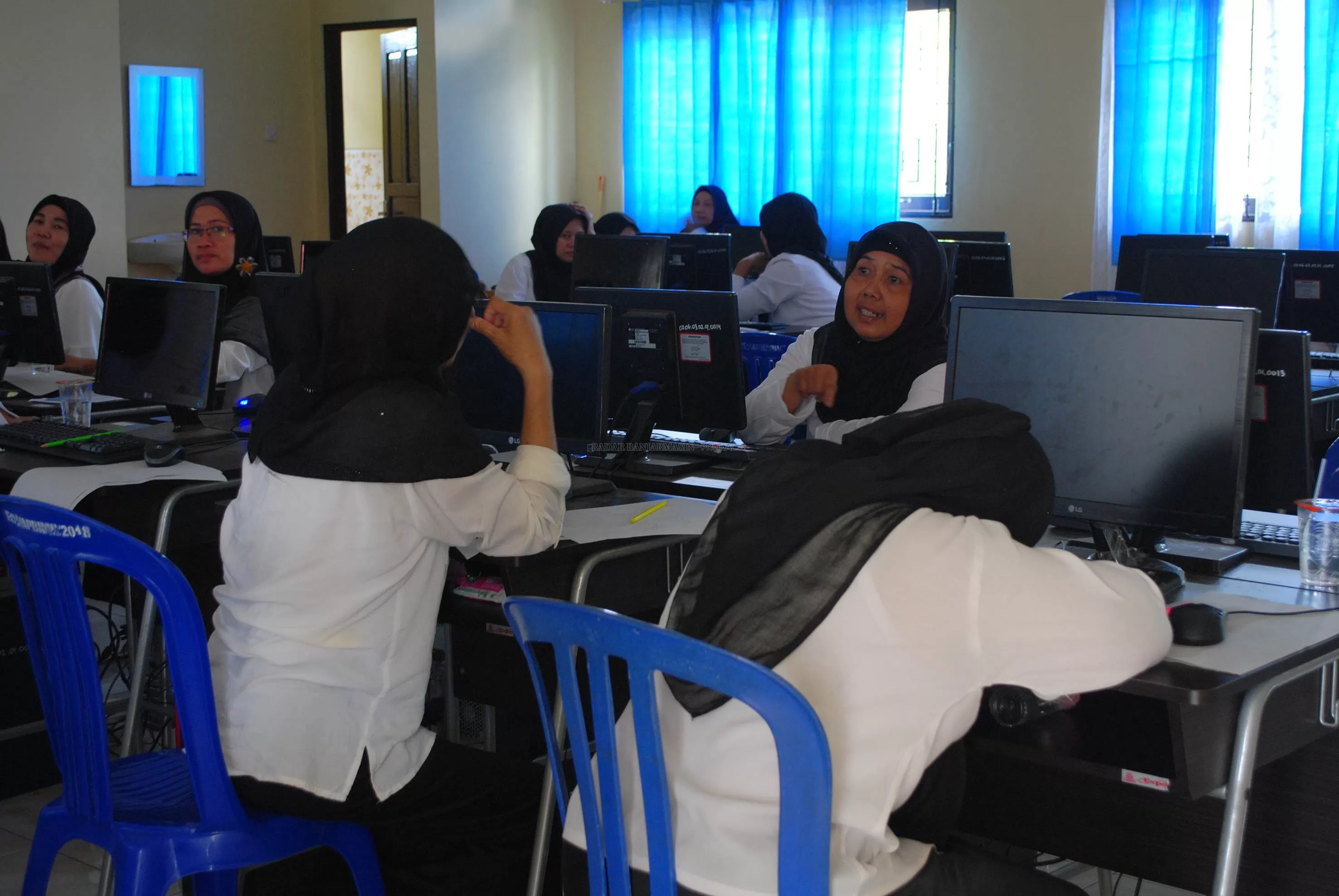 BELUM JELAS: Suasana tes seleksi PPPK Pemprov Kalsel di SMAN 3 Banjarbaru, tahun lalu. | DOK/RADAR BANJARMASIN