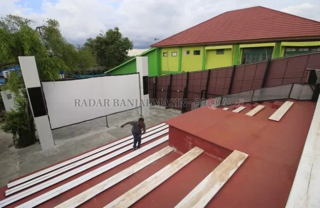 SABAR: Bioskop Misbar di RTH Taman Pintar Jln Panglima Batur Banjarbaru, baru aktif bulan Maret 2020. | Foto: Muhammad Rifani/Radar Banjarmasin