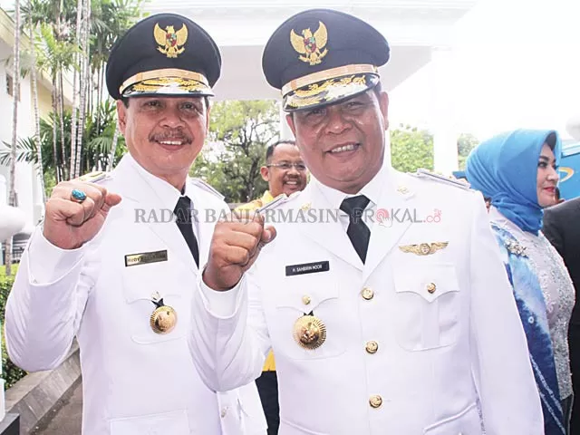 Wakil Gubernur Kalsel Rudy Resnawan (kiri)