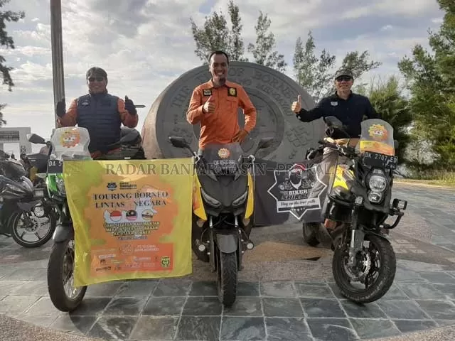 DESTINASI AKHIR: M Tasrif, Fahmi, dan H Adan anggota Biker Sirath sudah mencapai Tip of Borneo di Sabah, Malaysia, kemarin (14/2).