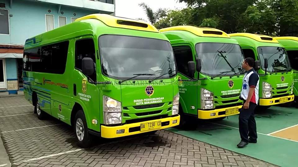 MASIH GRATIS: Tahap awal, Dishub mengoperasikan enam unit Bus Trans Banjarmasin (BTB). Tahun depan ditambah lagi enam unit bus. | Foto: Maulana/Radar Banjarmasin