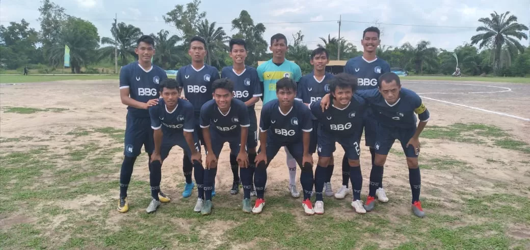 DI LUAR DUGAAN: Tim sepak bola BBG FC B melaju ke babak final Dan Yonif 623 BWU Cup XX 2020 usai mengalahkan BAM FC dengan Skor 2-0, di Lapangan Sepak Bola Maki Yonif 623 BWU Banjarbaru, kemarin (4/3) sore.