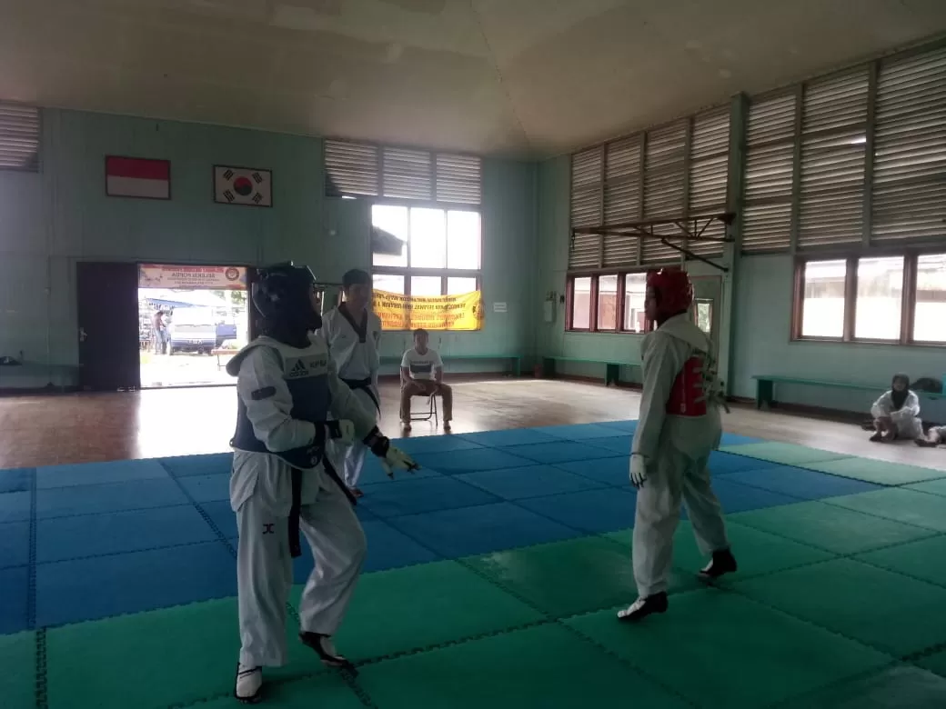 HARUS MAKSIMAL: Taekwondoin Poliban punya peluang mengharumkan nama Kalsel di ajang Porseni Politeknik 2020 yang digelar 23-24 Maret ini di Gedung Voli Indoor SKB Banjarmasin.