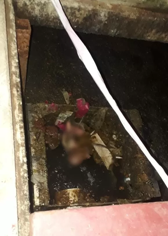 TAK BERDOSA: Orok berusia lima bulan ditemukan di dalam tangki septik di halaman parkir Fave Hotel Banjarbaru, Rabu (11/3) dini hari. | Foto: Polres Banjarbaru for Radar Banjarmasin