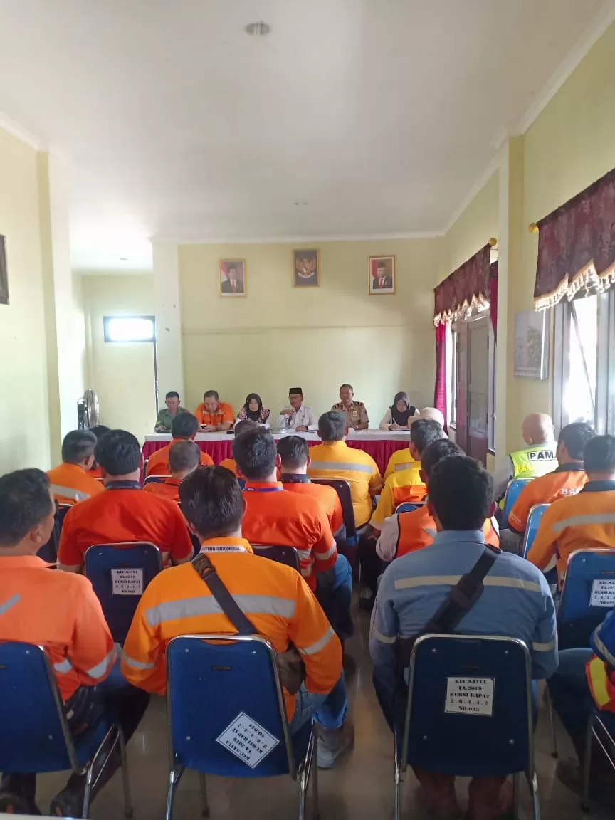 KOORDINASI: Arutmin rapat kordinasi bersama Muskipa dan Puskesmas Kecamatan Satui. | FOTO: ARUTMIN FOR RADAR BANJARMASIN