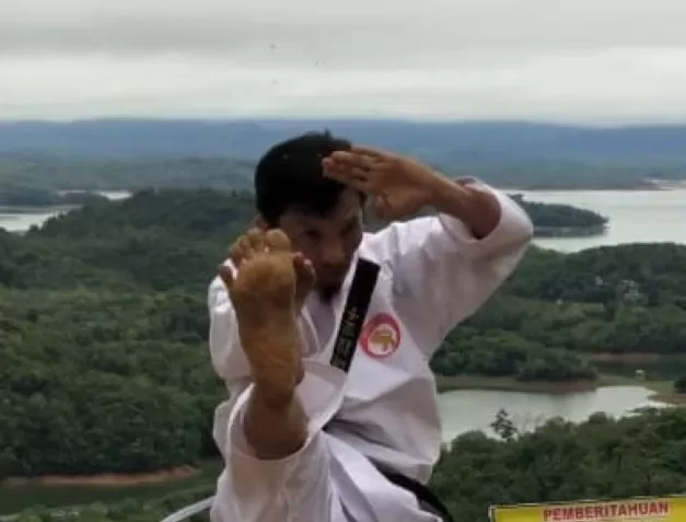 CONTENT CREATOR: Roy Wisnu Purnama membuat channel Youtube khusus berisikan video gerakan Kata dari berbagai perguruan dan aliran karate.